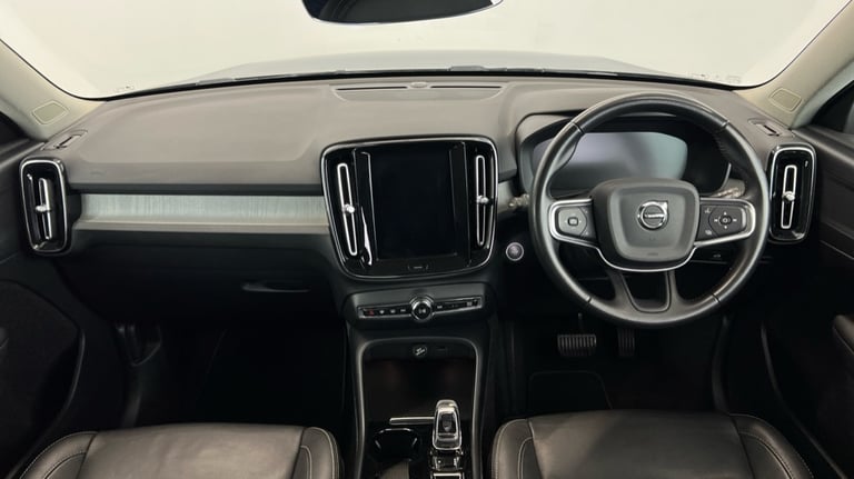2021 Volvo XC40 Inscription, B4 mild hybrid (Rear Camera,  Black Leather Interior) Estate Petrol ...