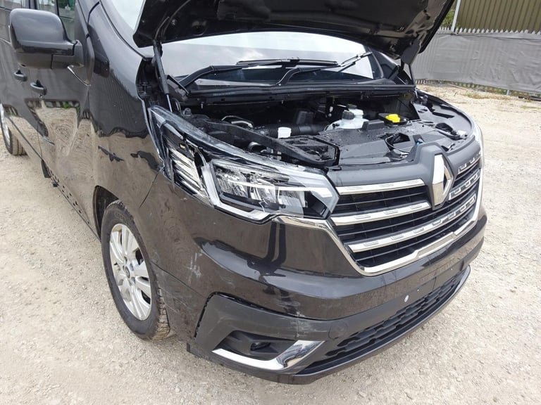 2024 24 REG RENAULT TRAFIC LL30 EXTRA BLUE DCI DIESEL AUTO MPV DAMAGED SALVAGE
