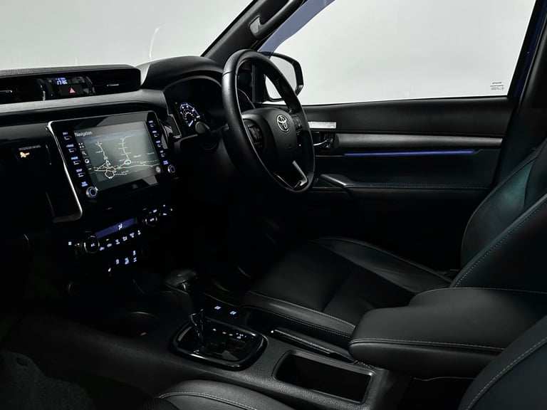 2021 (71) Toyota Hilux Invincible X Pickup Double Cab 2.8 D-4D Auto ( 204 bhp )