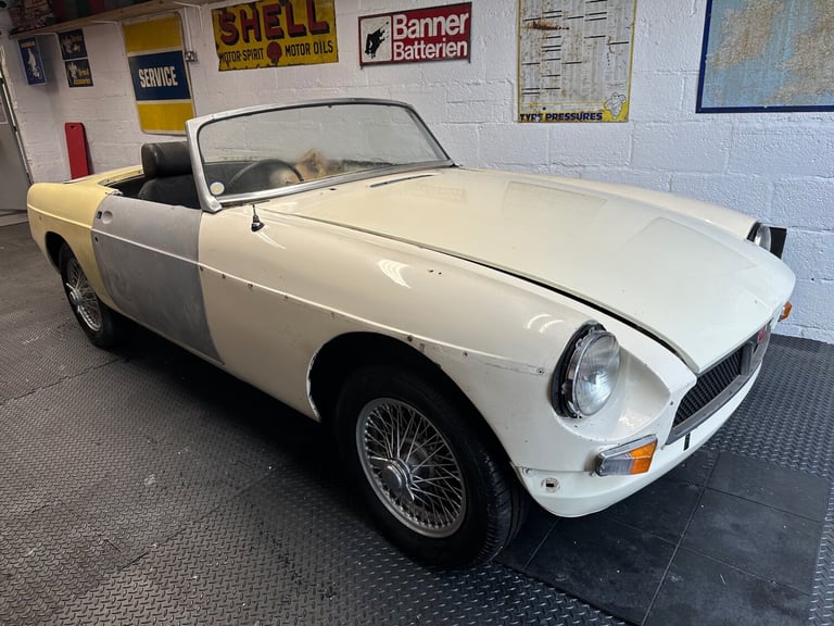 1965 MG MGB Pull Handle Roadster Convertible Petrol Manual