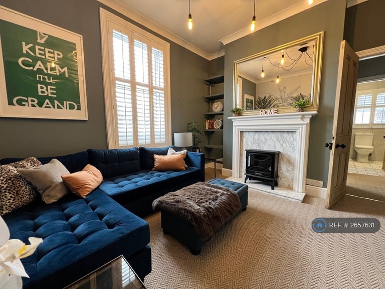 2 bedroom flat in Belvedere Road, Bournemouth, BH3 (2 bed) (#2657631)