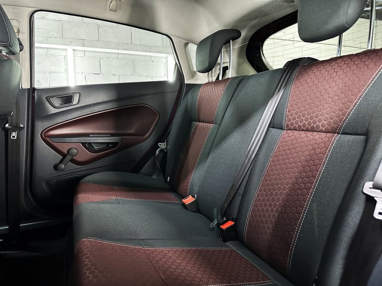 2011 Ford Fiesta 1.6 Titanium Hatchback 5dr Petrol Manual (134 g/km  118 bhp)