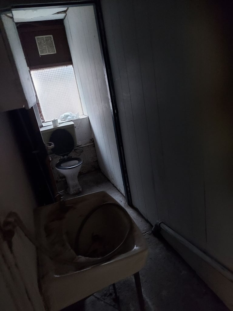 Unit storage  £80 a week