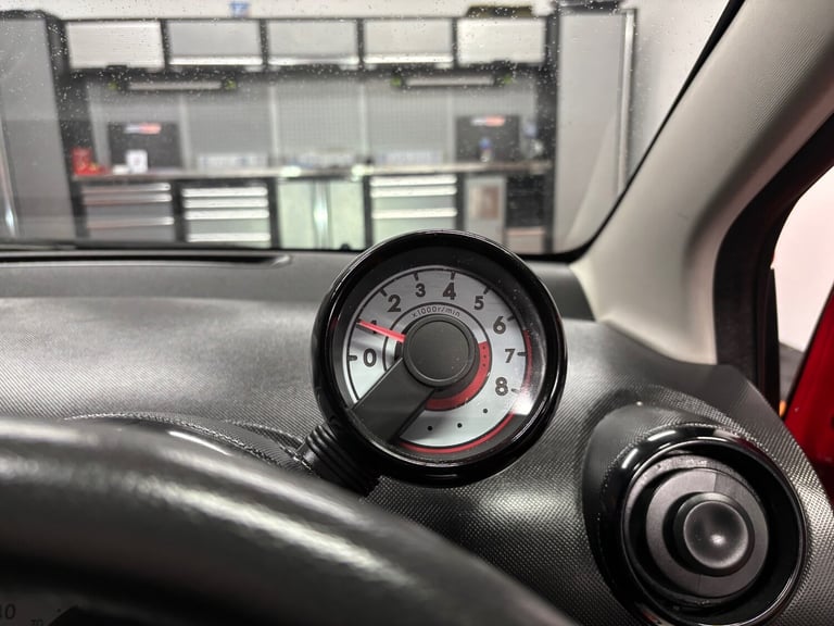 2013 Toyota AYGO 1.0 VVT-i Move with Style 5dr HATCHBACK Petrol Manual