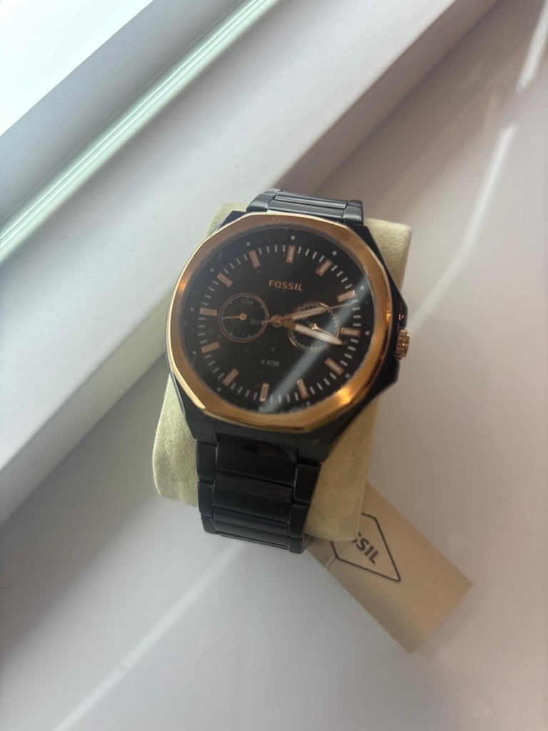image for Men’s fossil watch 