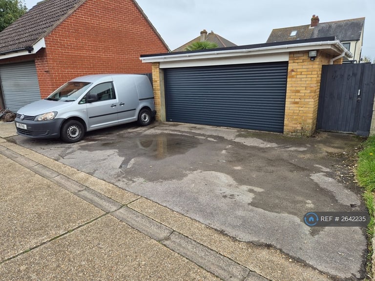 3 bedroom house in Fareham Road, Gosport, PO13 (3 bed) (#2642235)