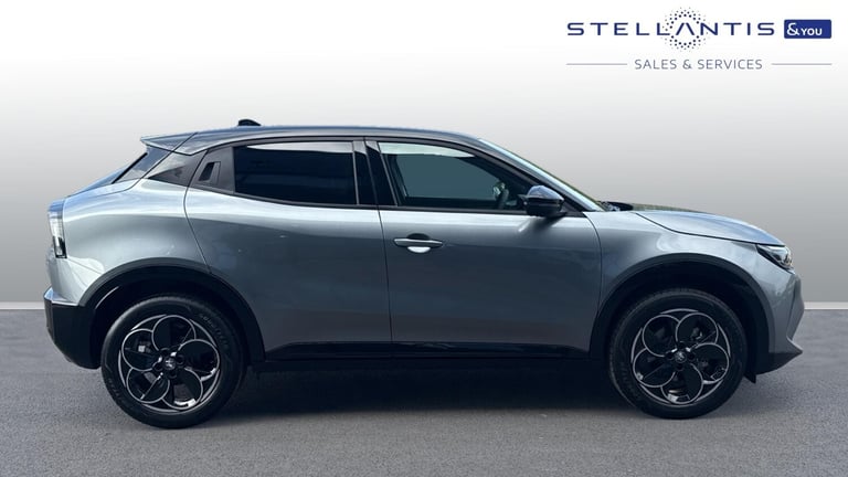 2025 Alfa Romeo Junior 1.2 MHEV Ibrida SUV 5dr Petrol Hybrid e-DCT Euro 6 (s/s) (136 ps) SUV Hybr...
