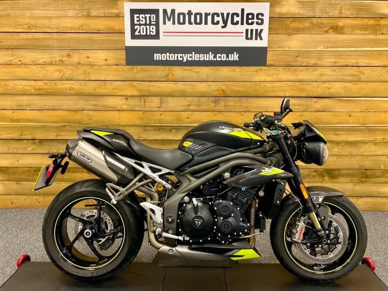Completely Immaculate Triumph Speed Triple 1050 RS, Arrow exhausts, 12k svc done
