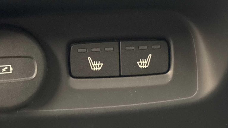 2025 Volvo XC40 2.0 B3P Ultra Dark 5dr Auto ESTATE PETROL Automatic