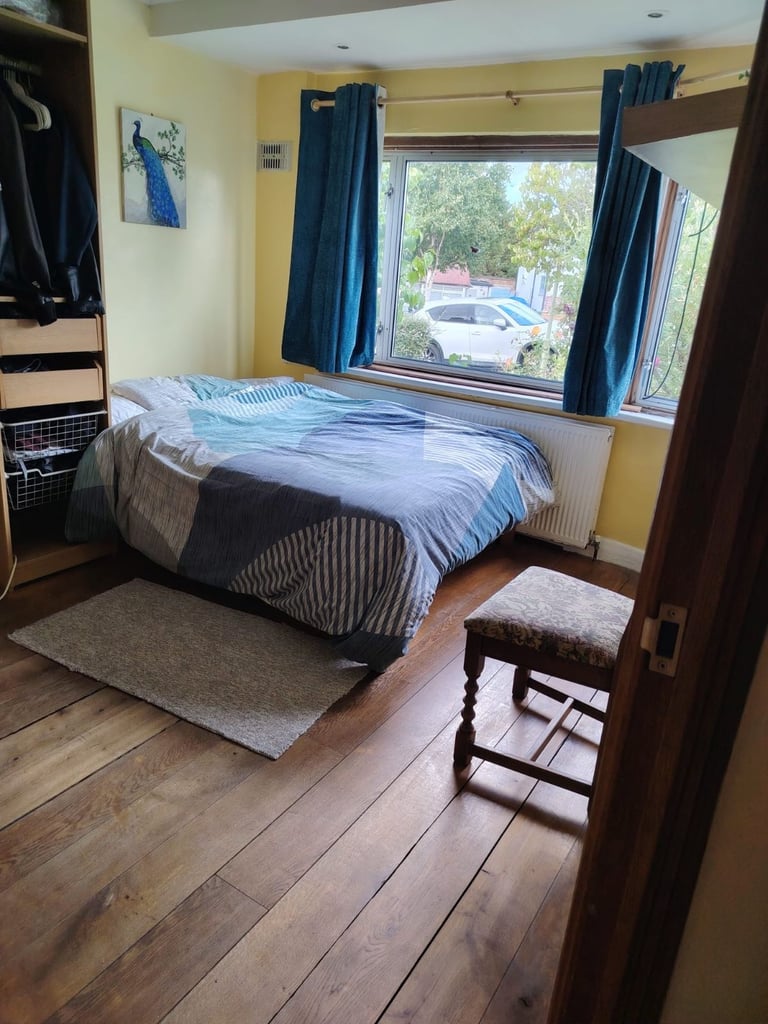 5 bed house
