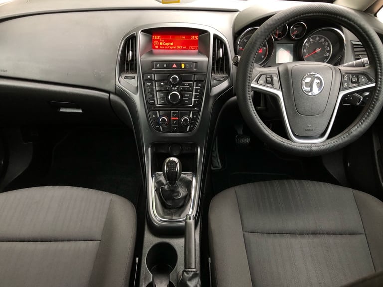 2011 VAUXHALL ASTRA TOURER 1.7 CTDi ecoFLEX ESTATE FULL SERVICE HISTORY LONG MOT 2 KEYS