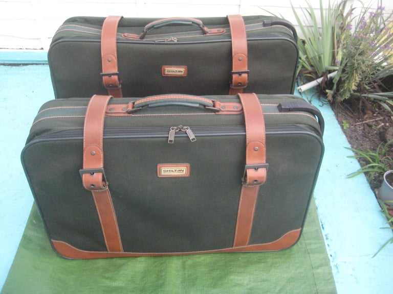 image for Set of 2 Large-Medium Green Fabric Shilton Suitcases with Pull-Out Handle and 2 Wheels: 2 for £35.00