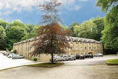 Fully Furnished 1 Bedroom 2nd Floor Flat to let Great Desirable Location £850.00pcm