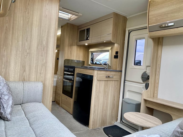 2020 Elddis Avante 454. 2 Berth. Island bed, Touring Caravan