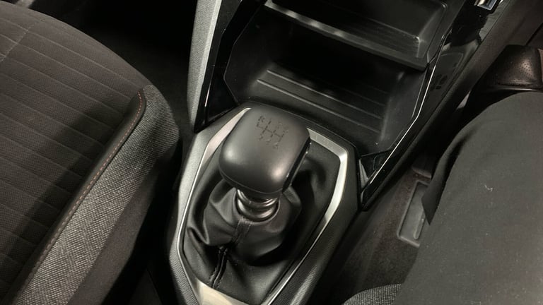 2022 Peugeot 2008 1.2 PureTech Active Premium + SUV 5dr Petrol Manual Euro 6 (s/s) (100 ps) SUV P...