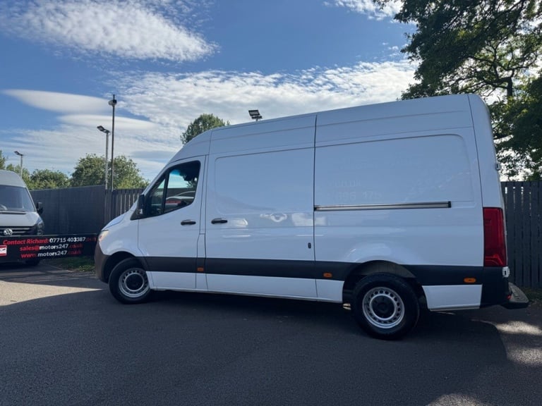 Mercedes-Benz Sprinter 3.5t H2 L2 Progressive Van++1 OWNER++CRUISE++REV