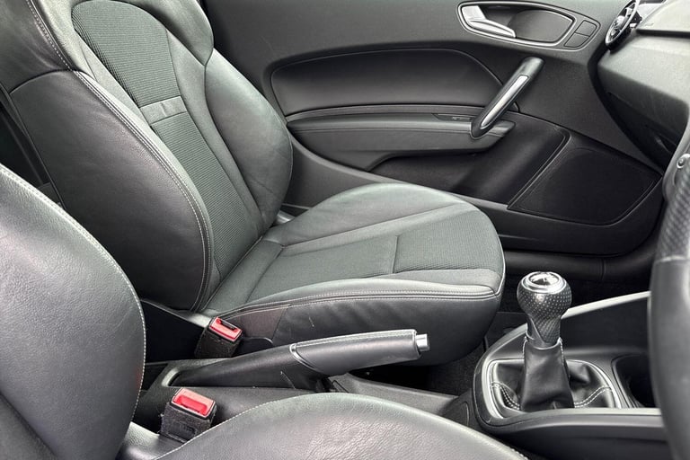  Audi A1 1.0 TFSI S line Hatchback 3dr Petrol Manual Euro 6 (s/s) (Nav) (95 ps) Petrol Manual