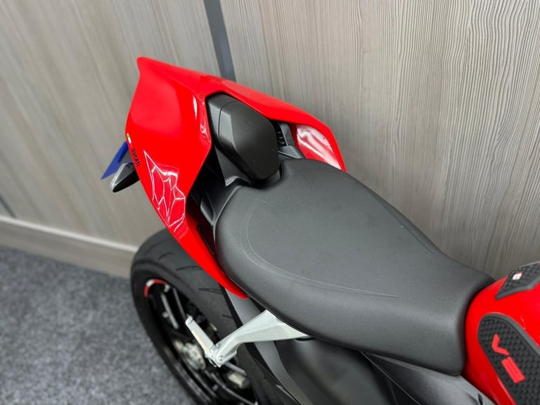 2022 22 Ducati Streetfighter V2 955 ABS - JUST 3726 MILES - WINGS