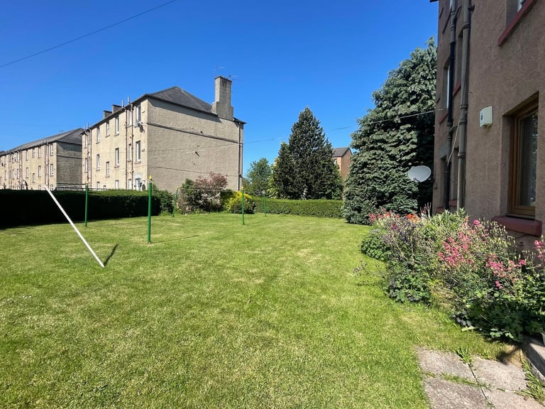 2 Bedroom Flat, Hutchison Crossway, Edinburgh