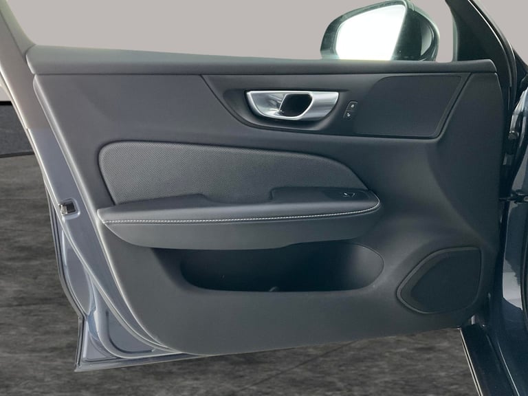 2021 Volvo V60 2.0 B3 MHEV R-Design Estate 5dr Petrol Hybrid DCT Auto Euro 6 (s/s) (163 ps Estate...