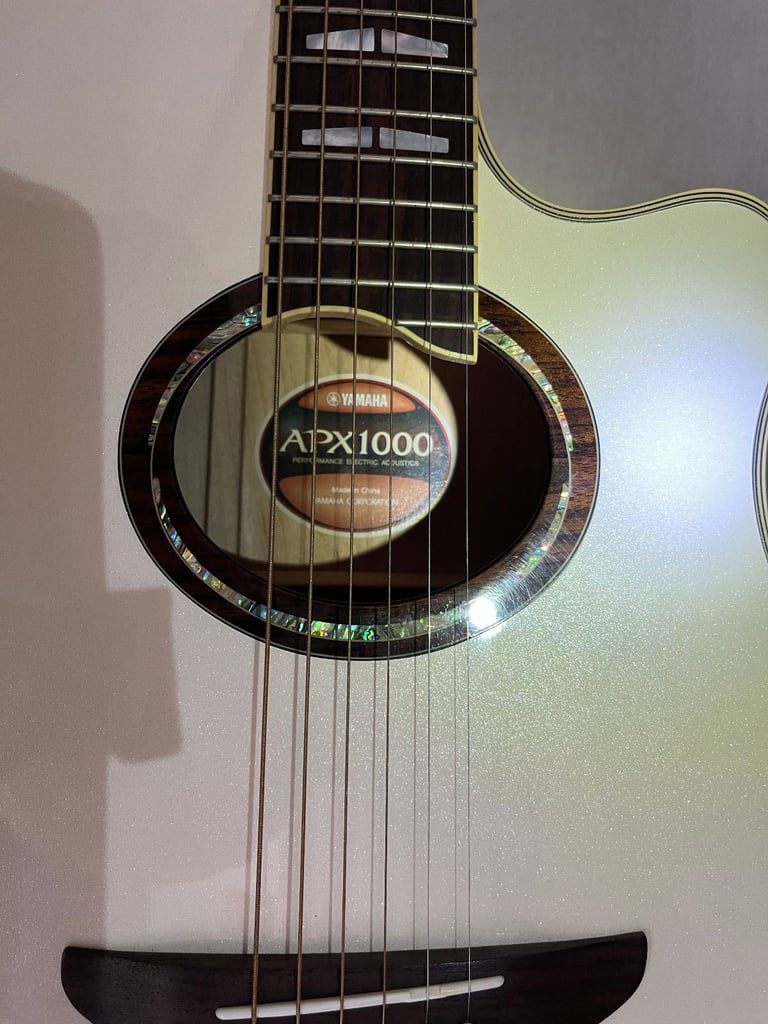 Yamaha APX100 acoustic guitar