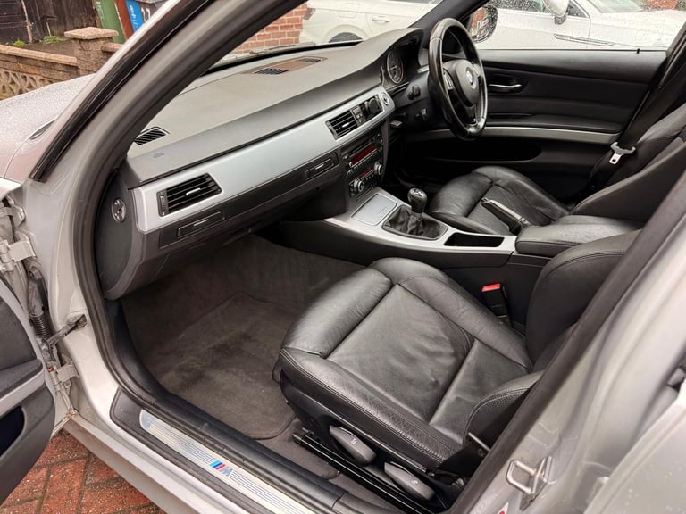 2011 BMW 320D M Sport 184 LCI 2L 6 Speeds. 