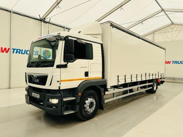image for MAN TGM 18.250 Sleeper Cab Curtainsider  
