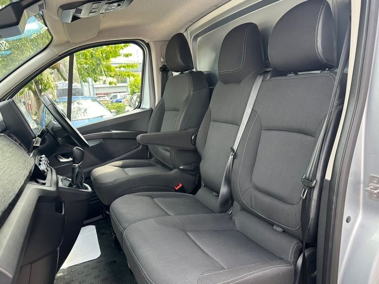 2023 Renault Trafic 2.0 dCi Blue 28 Sport+ Panel Van 5dr Diesel EDC SWB Euro 6 (s/s) (170 ps) PAN...