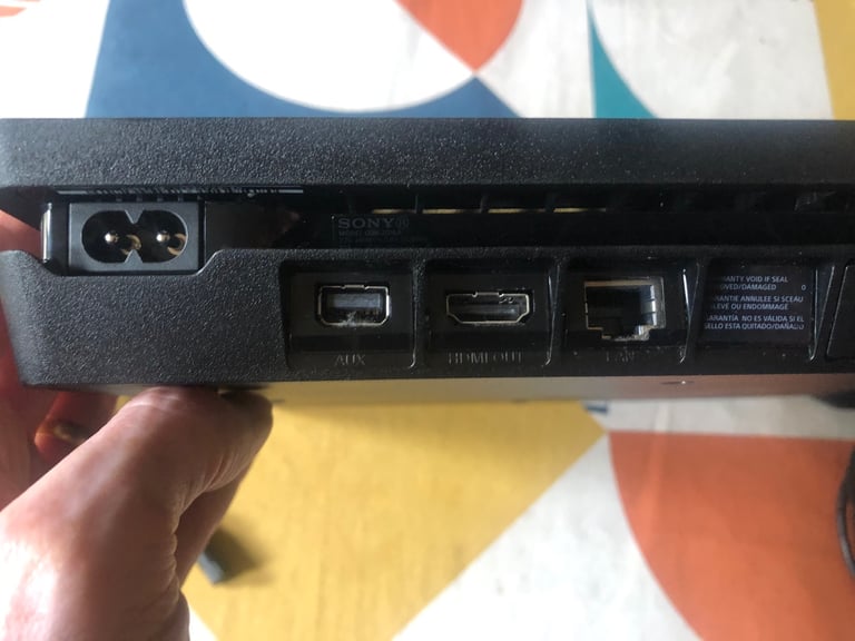 PS4 game console 500GB