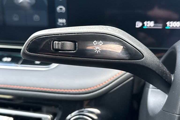 2025 MG MG HS 106287 Hatchback Petrol Automatic