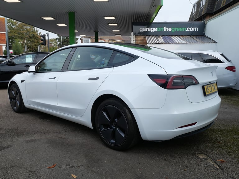 2022 Tesla Model 3 Standard Range Plus Electric Auto RWD (241 bhp) 4dr Electric