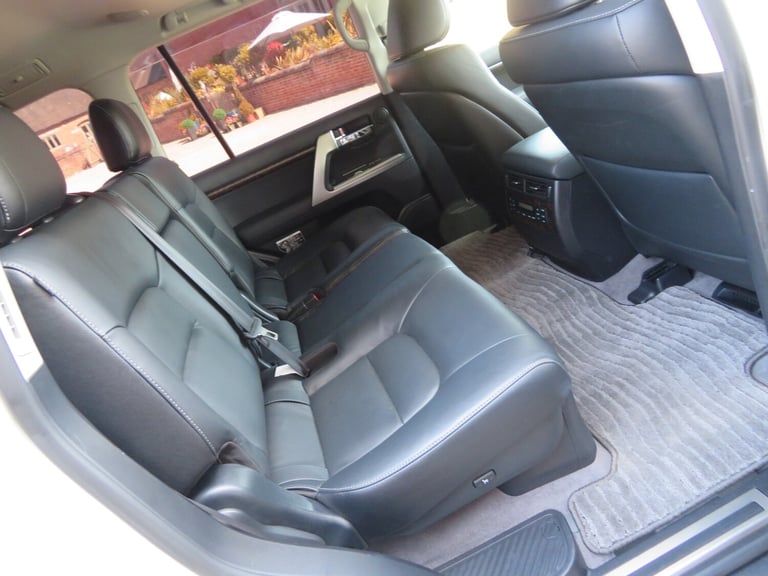 2015 Toyota Landcruiser ZX 4.6 V8  4x4 Petrol Automatic