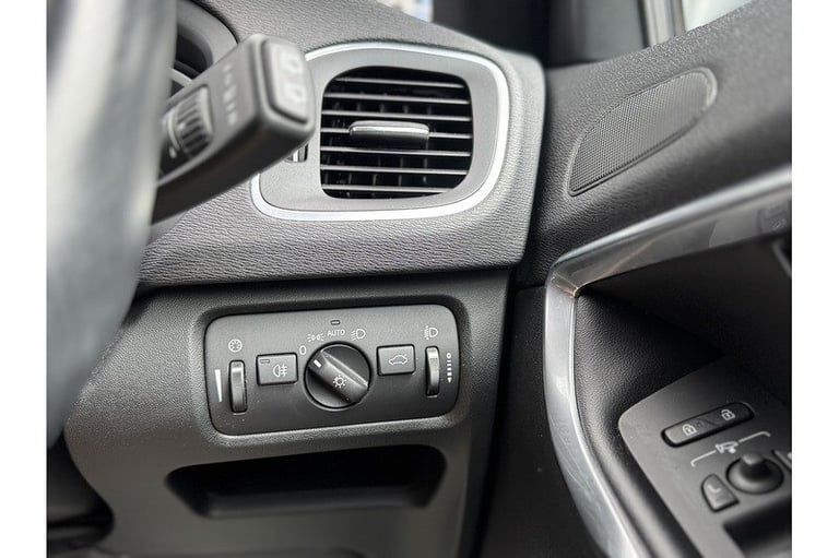 2013 Volvo V40 D2 R-Design Hatchback Diesel Automatic