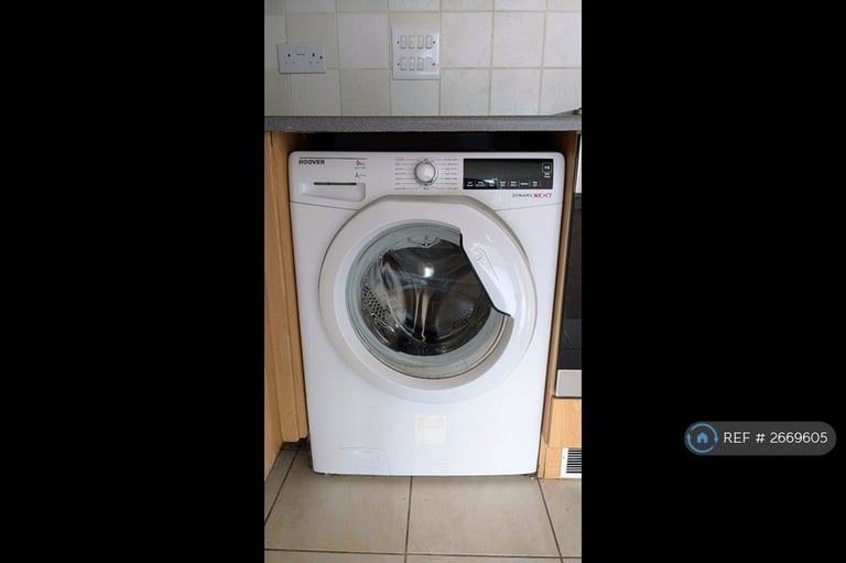 2 bedroom flat in Berberis House, Feltham, TW13 (2 bed) (#2669605)