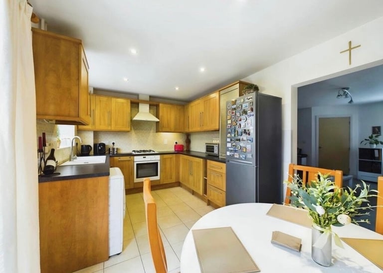 Double Room to rent + Private bathroom