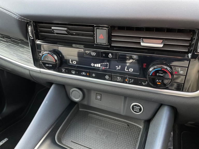 2022 Nissan Qashqai 1.3 DiG-T MH 158 Tekna 5dr Xtronic HATCHBACK PETROL Automatic