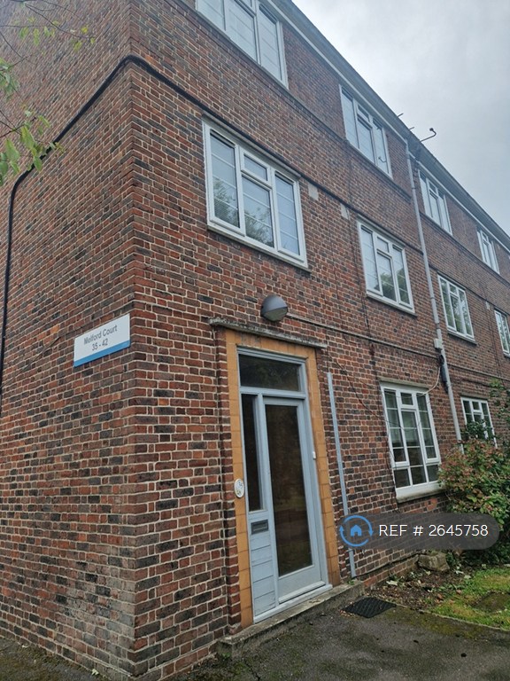 3 bedroom flat in Melford Court, London, SE22 (3 bed) (#2645758)