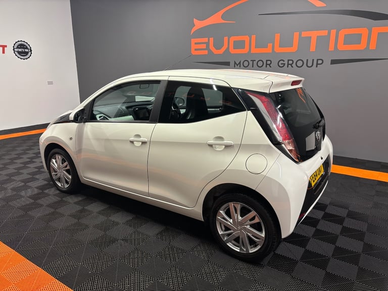 2014 Toyota AYGO 1.0 VVT-i X-Pression 5dr x-shift HATCHBACK Petrol Manual