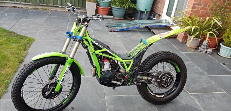 Vertigo, NITRO, work's 2023, 300 (cc)