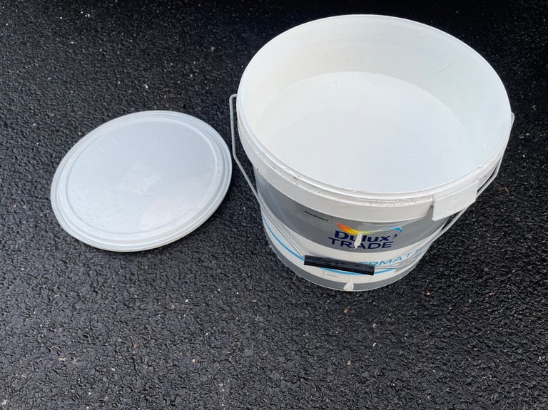 Dulux trade supermatt white emulsion paint £10