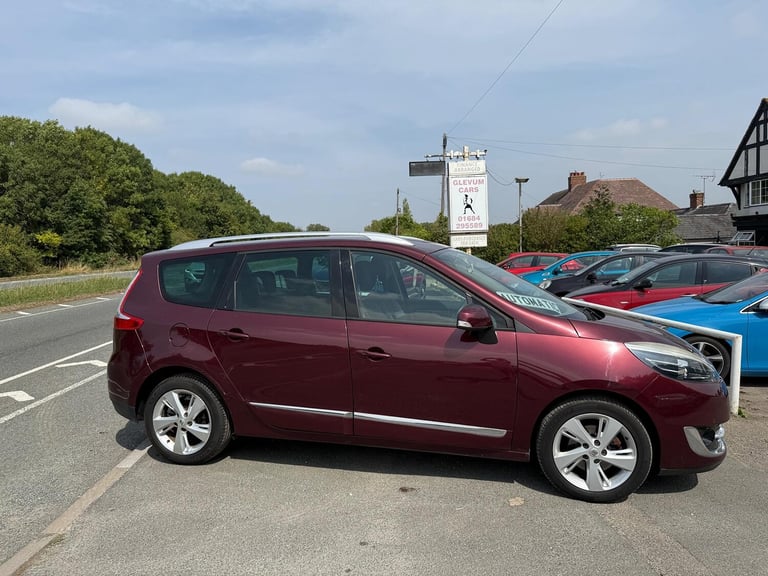 RENAULT GRAND SCENIC 1.5 dCi Dynamique TomTom Red Auto Diesel 2013