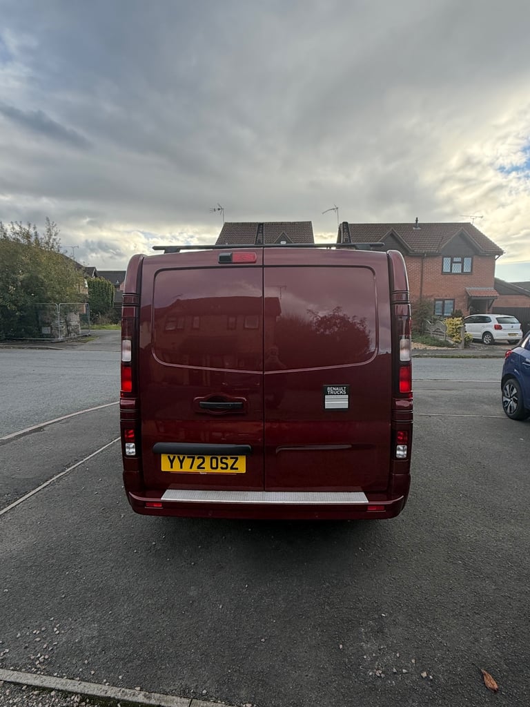 Renault Trucks Trafic , Exclusive Red edition Model 150 psi Automatic 