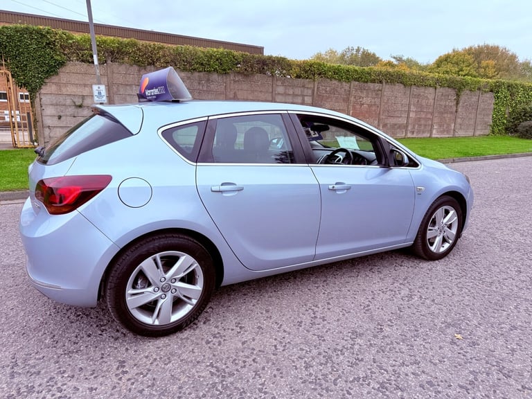 2015 15 VAUXHALL ASTRA 2.0 CDTI SRI ECOFLEX 6 SPEED MANUAL £35 TAX AMAZING CAR