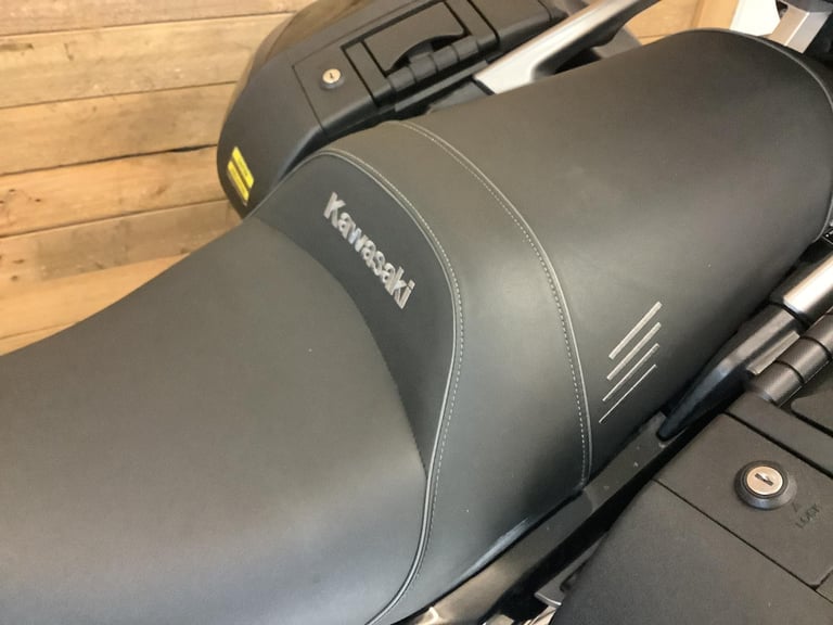 KAWASAKI GTR1400 2009 28K MILES