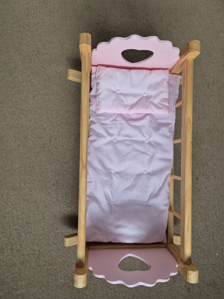 Doll's bed/cradle