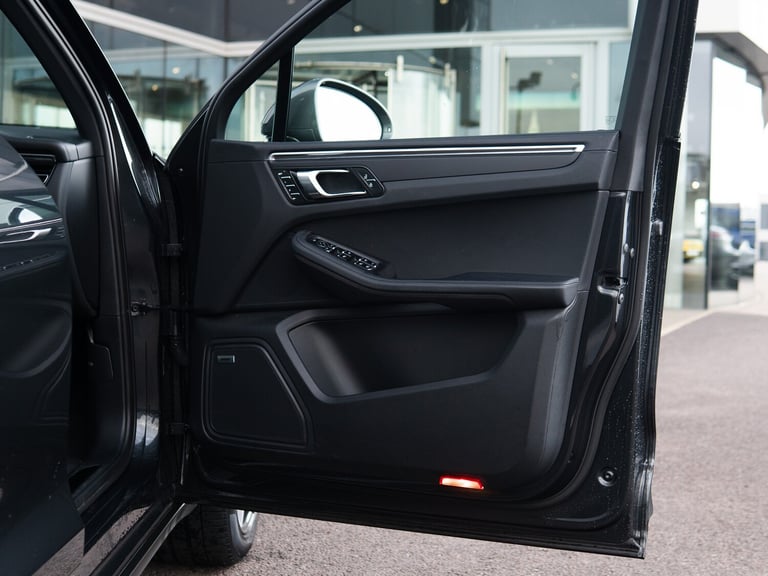 2022 Porsche Macan 2.0T T SUV 5dr Petrol PDK 4WD Euro 6 (s/s) (265 ps) Petrol