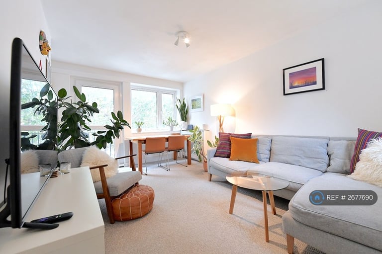 image for 2 bedroom flat in Altenburg Gardens, London, SW11 (2 bed) (#2677690)