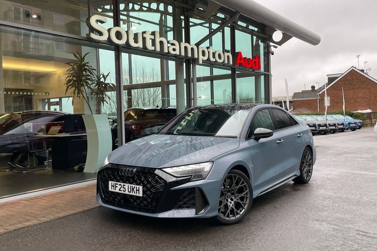 2025 Audi RS3 2.5 TFSI Carbon Black Saloon 4dr Petrol S Tronic quattro Euro 6 (s/s) (400  SALOON ...