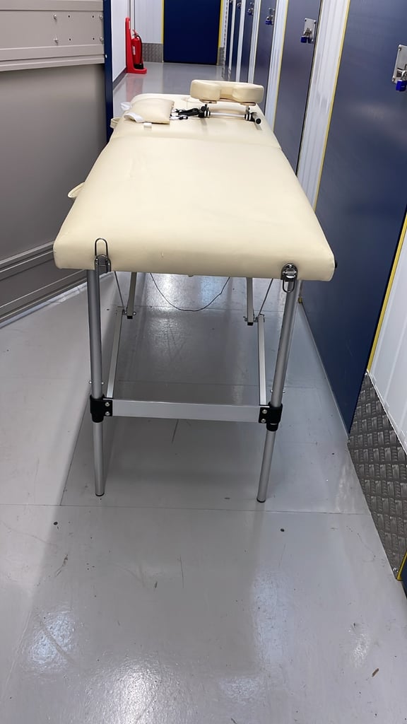 Beauty/massage beds