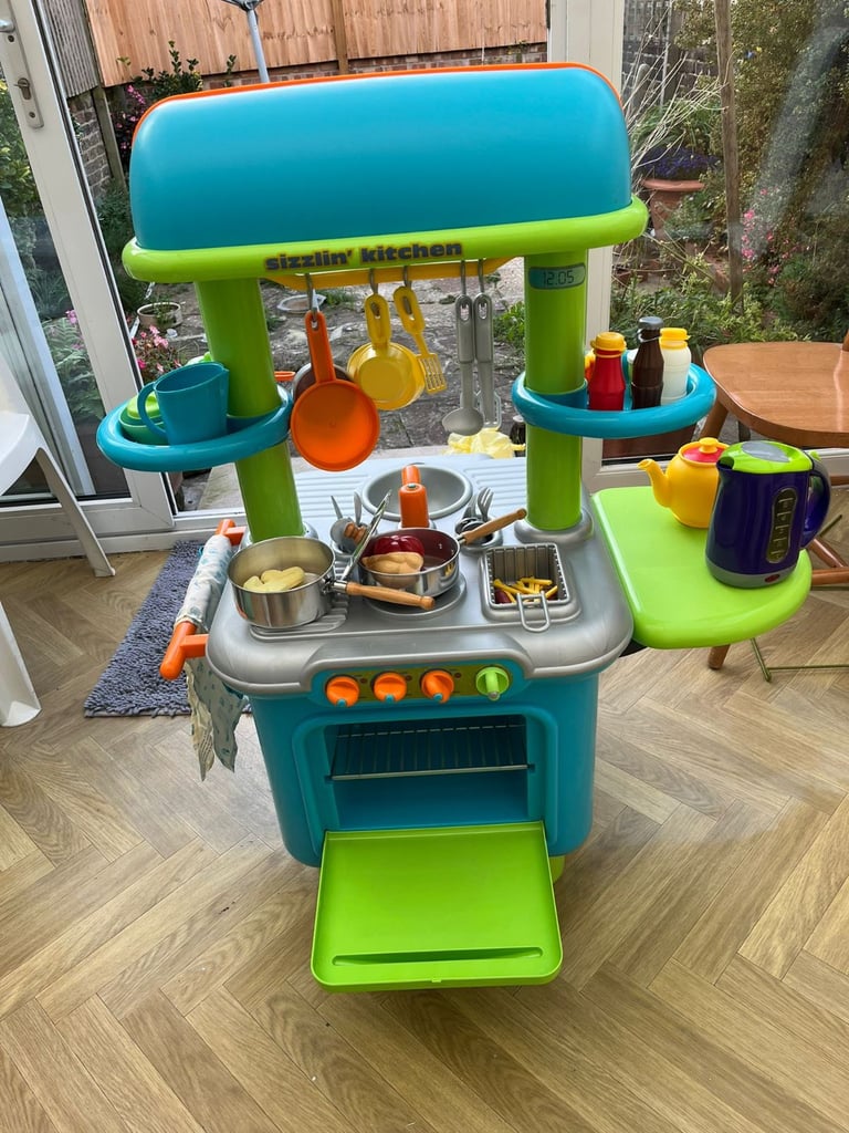 Sizzlin Kitchen - Early Learning Centre Childrens Toy